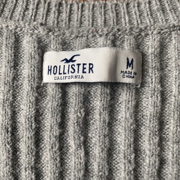 Medium Hollister gray sweater - Picture 4 of 5